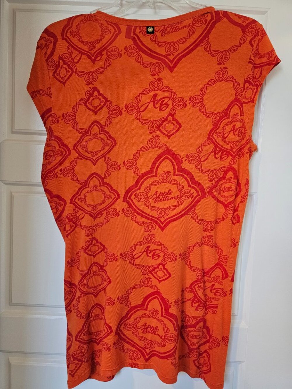 Apple Bottom graphic t-shirt Size L - Picture 2 of 8